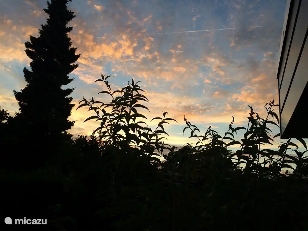 Le ciel est fantastique ici à Sint Maartenszee. Chaque instant est différent et les heures les plus ensoleillées aux Pays-Bas !