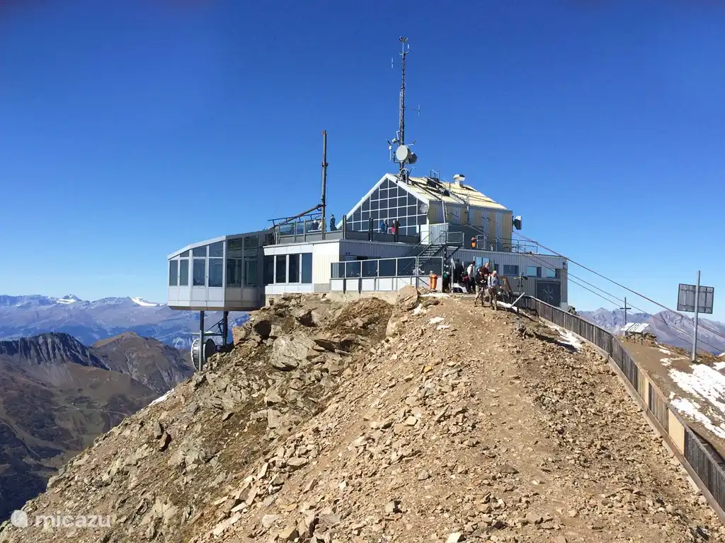 Im Sommer lässt es sich wunderbar in den umliegenden Skigebieten wandern