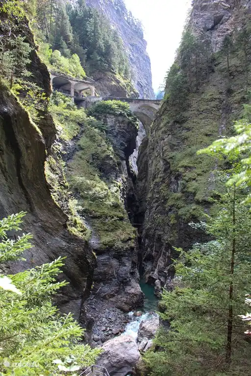 Schießen Sie schöne Bilder im Bereich der Via Mala - Schlucht