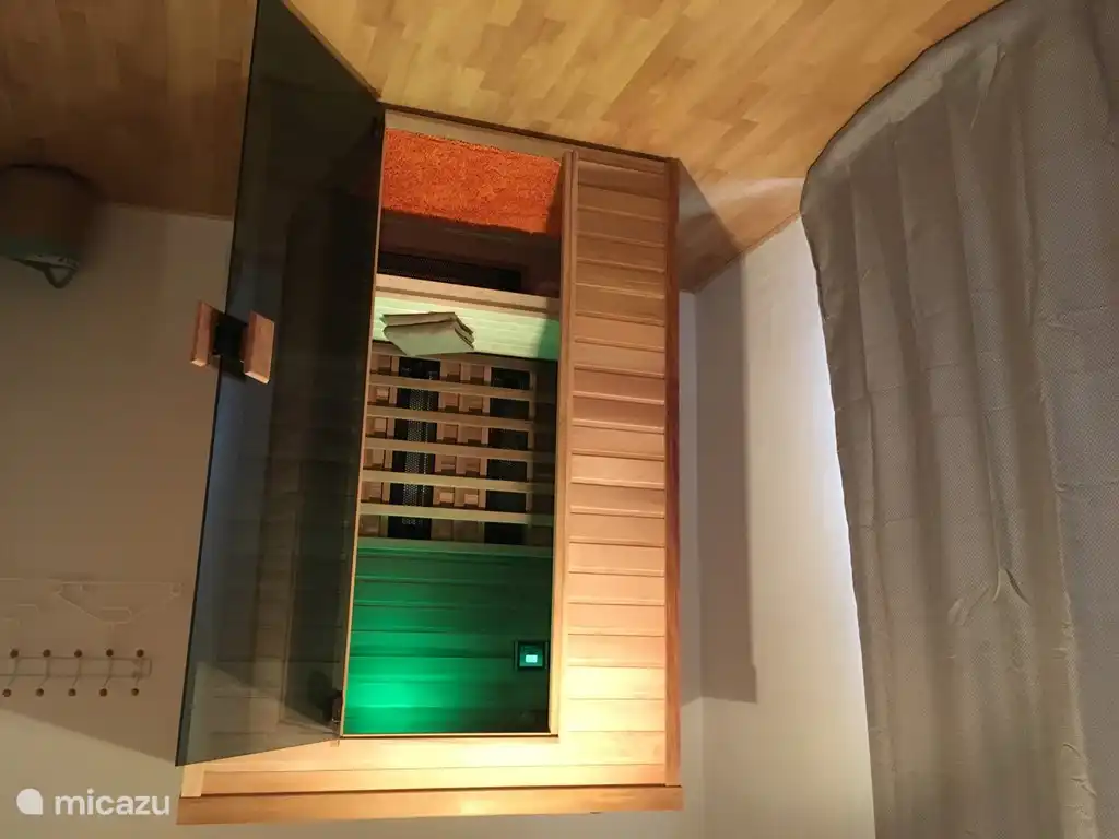 Sauna mit Dusche/Bad im ersten Stock