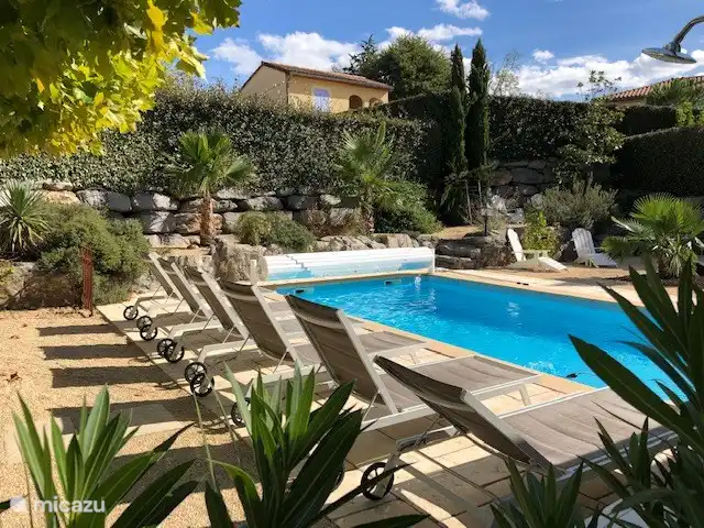 Villa rive gauche