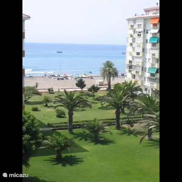 Blick auf Strand und Meer. 50 Meter vom Strand entfernt.