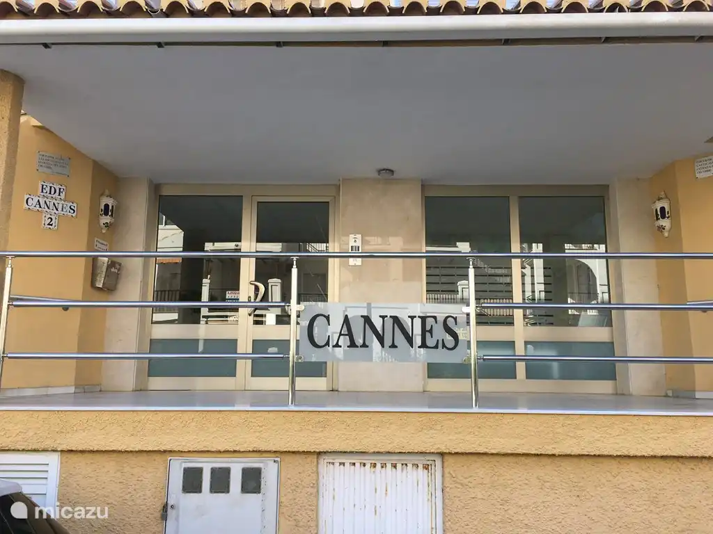 Der Eingang zur Halle