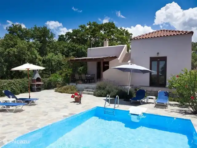 Villa Éléonore | Grèce, Crète, Prinès - villa Arrière de la maison avec terrasse et piscine etc.