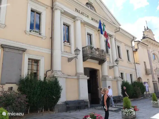Dolce Far Niente | Italie, Piémont, Susa - villa Suse avec de nombreuses terrasses, restaurants et belles boutiques