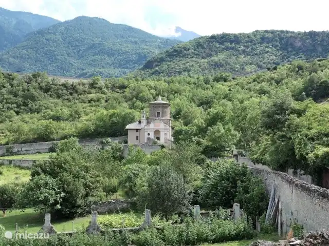 Dolce Far Niente | Italie, Piémont, Susa - villa Ancienne chapelle aux abords de la ville