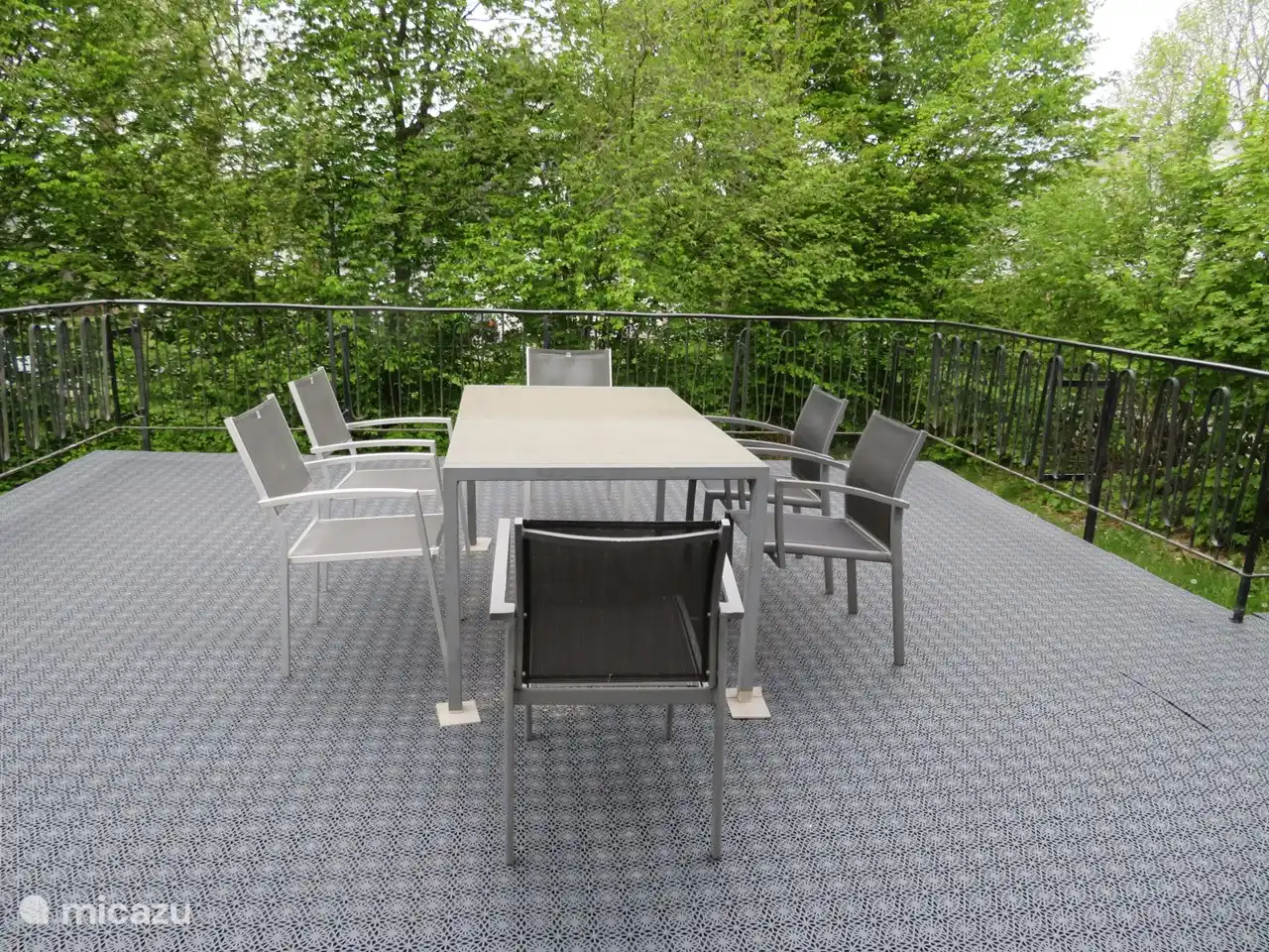 Ons grote zonneterras.