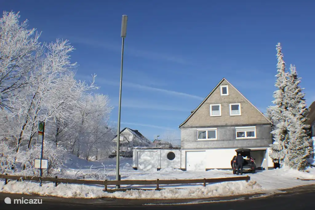 Deze foto is gemaakt op 13 februari 2015. Super zonnig weer en lichte vorst. Perfect wintersport weer.