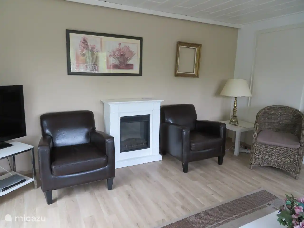 De elektrische open haard zorgt voor gezellige uurtjes op koude winteravonden.