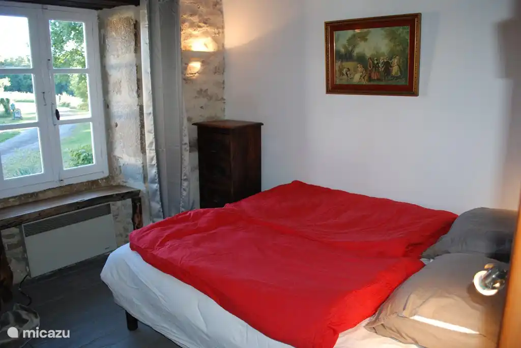 2 pers bedroom living floor