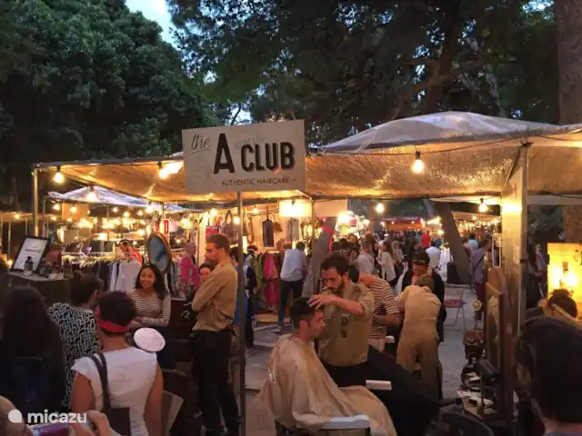 VillaValence | Espagne, Valence, Valence (ville) - villa En été, il y a souvent des marchés et des festivals à petite échelle sur les places et dans les parcs