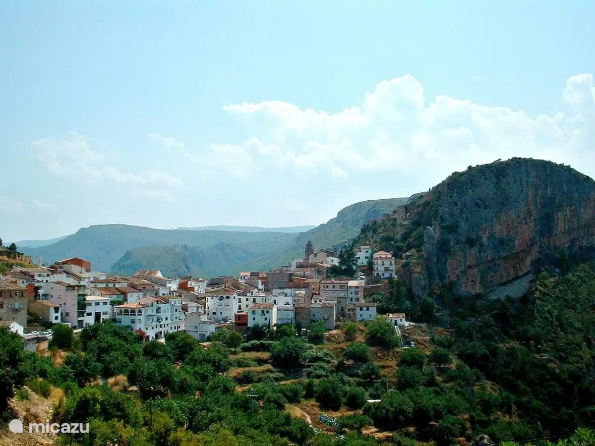 Chulilla, im Landesinneren. Hier können Sie schöne Wander- und Radtouren unternehmen