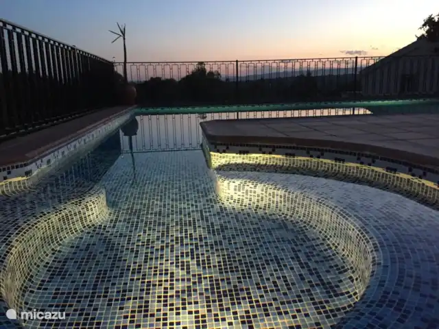 VillaValence | Espagne, Valence, Valence (ville) - villa Coin salon rond et peu profond dans la piscine, idéal pour les enfants