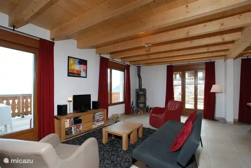 Living room with underfloor heating and fireplace