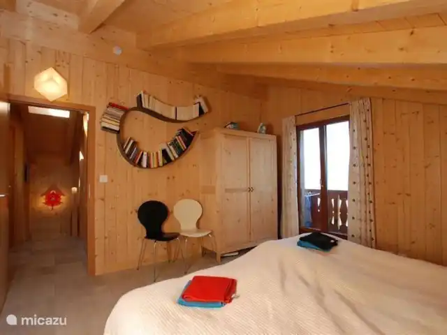 Chalet Panoramamix | Suisse, Valais, Torgon - chalet Chambre principale avec accès au balcon supérieur