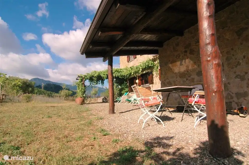 Der Portikus an der Rückseite des Hauses.