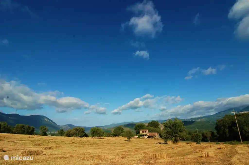 Die sehr ruhige Lage in einer wunderschönen Natur.