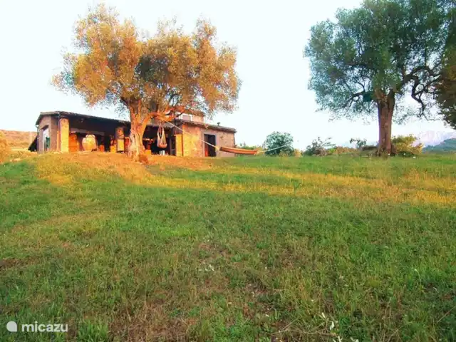 Valle degli Olivi | Italie, Campanie, Roccagloriosa - villa Au soleil de fin de soirée.