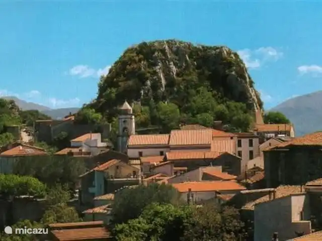 Valle degli Olivi | Italie, Campanie, Roccagloriosa - villa Roccagloriosa un village avec une grande importance historique