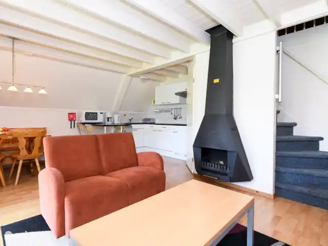 Vakantiebungalow Knus huren in Nederland, Overijssel, Gramsbergen - bungalow Een doorkijkje van de trap naar de bovenverdieping.