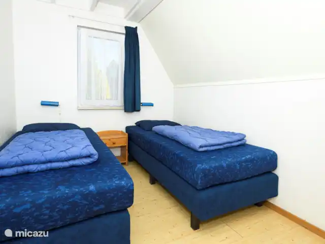 Vakantiebungalow Knus huren in Nederland, Overijssel, Gramsbergen - bungalow De slaapkamer op de begane grond, met boxspring bedden.