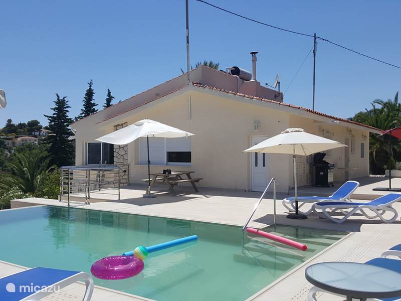 Vakantiehuis Spanje, Costa Blanca, La Nucia Villa Luxe villa met zeezicht. 2-8p
