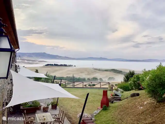 Apartamento Bosco en Italia, Toscana, Montecatini Val Di Cecina - apartamento Vista del valle de la mañana