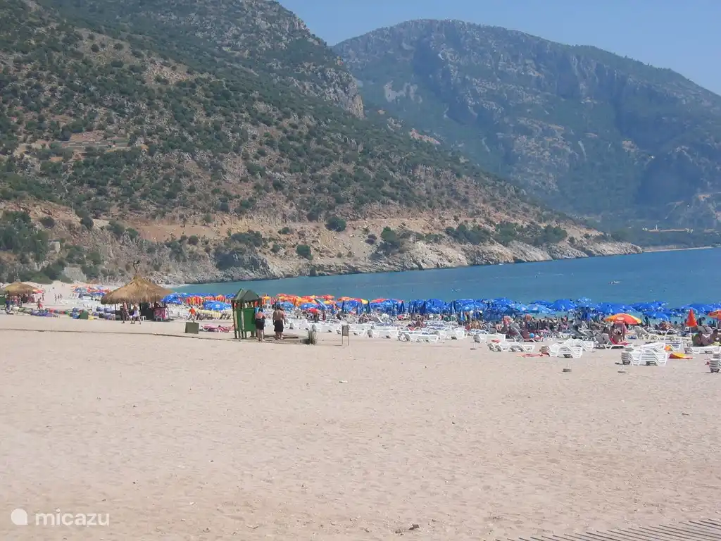 Het strand bij Olüdeniz.