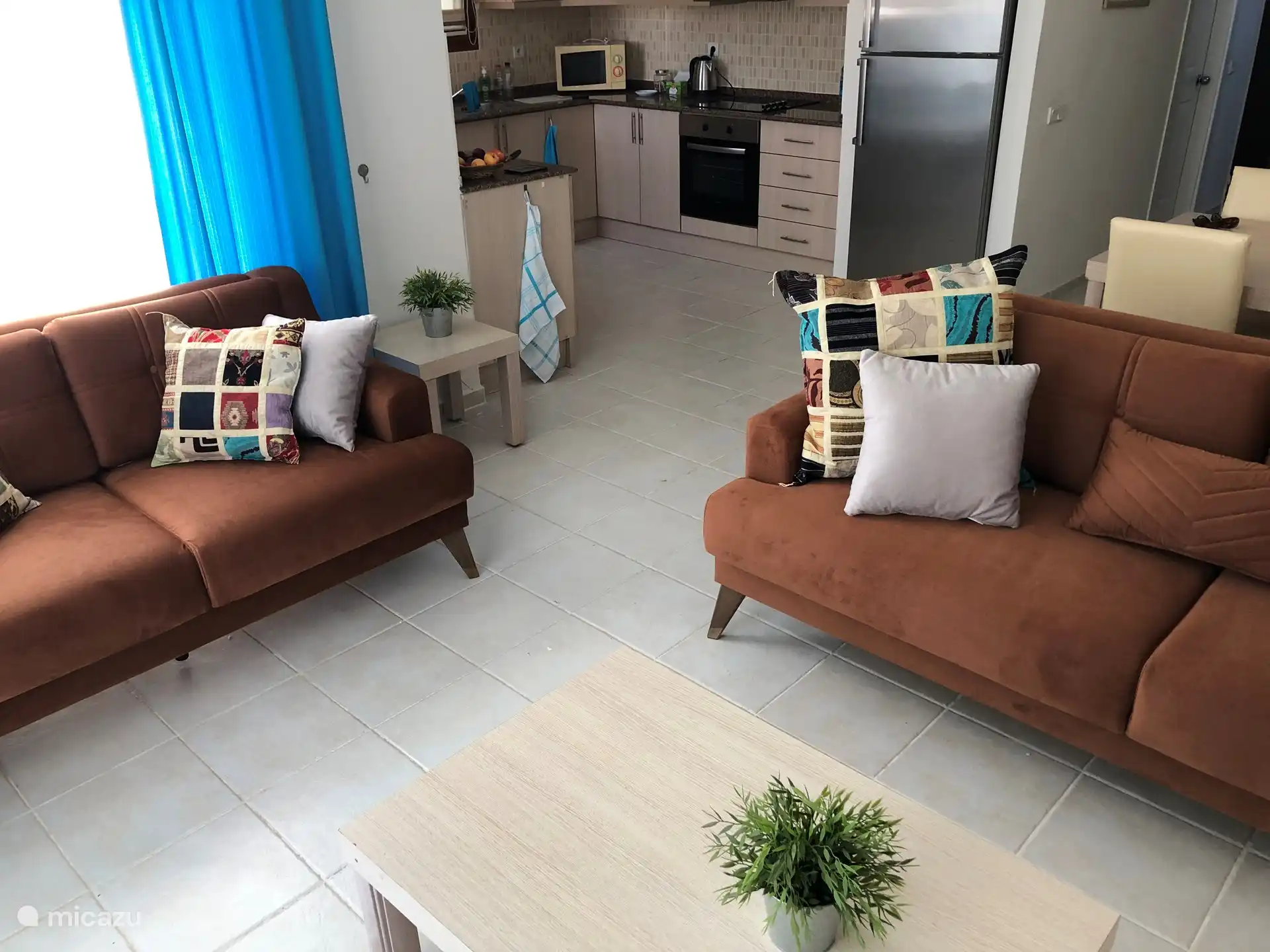 Woonkamer met twee heerlijke banken.