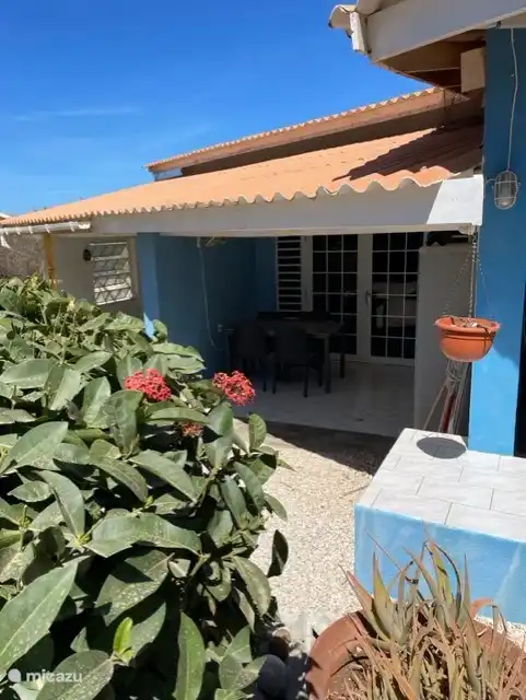 El estudio de la izquierda es el estudio Happy Hour.