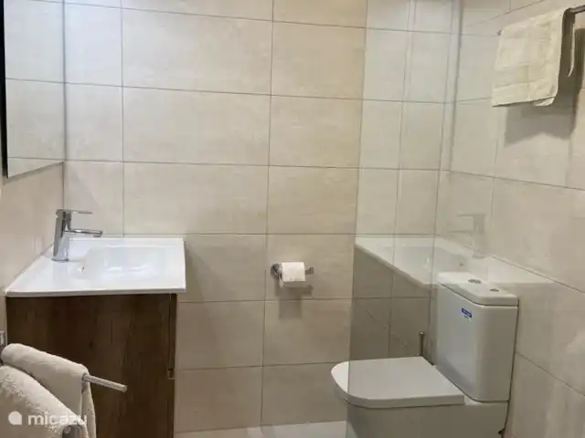 Alquiler a largo plazo, España, Costa del Sol, Estepona, apartamento Puerto Alto 2 dormitorios