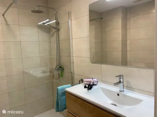 Alquiler a largo plazo, España, Costa del Sol, Estepona, apartamento Puerto Alto 2 dormitorios