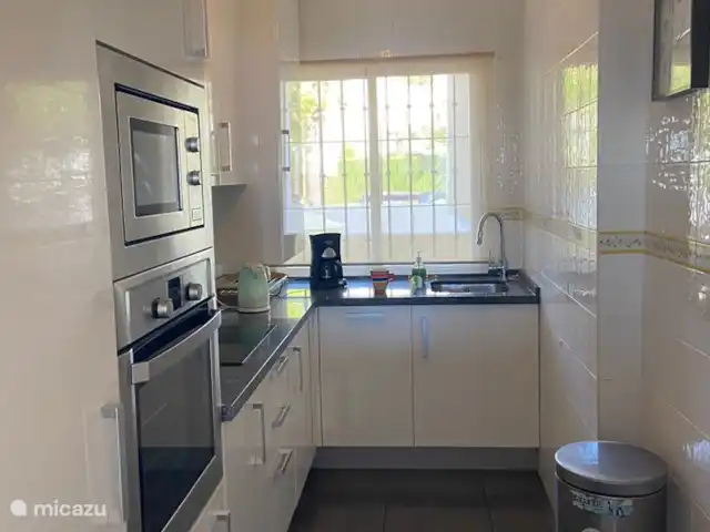Alquiler a largo plazo, España, Costa del Sol, Estepona, apartamento Puerto Alto 2 dormitorios