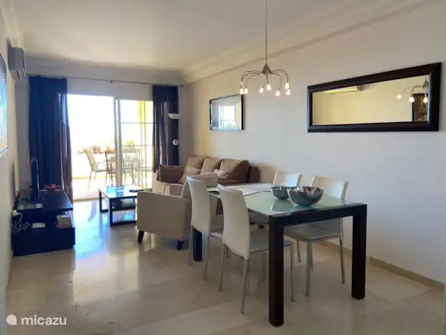 Alquiler a largo plazo, España, Costa del Sol, Estepona, apartamento Puerto Alto 2 dormitorios