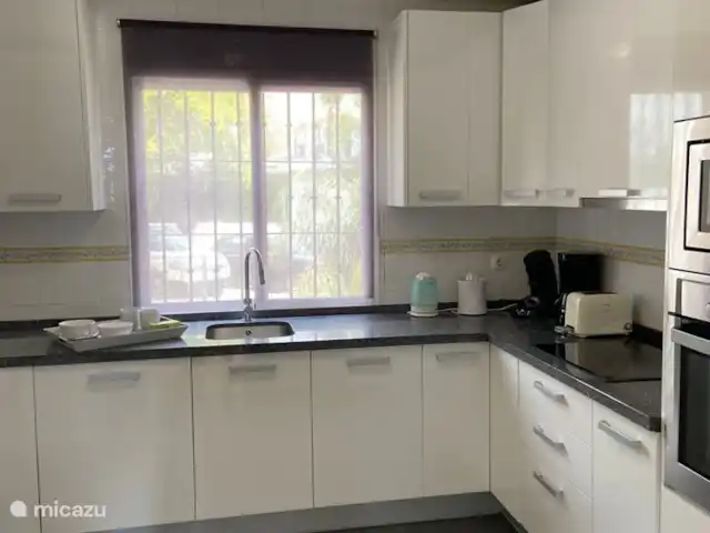 Puerto Alto 3 dormitorios en España, Costa del Sol, Estepona - apartamento cocina