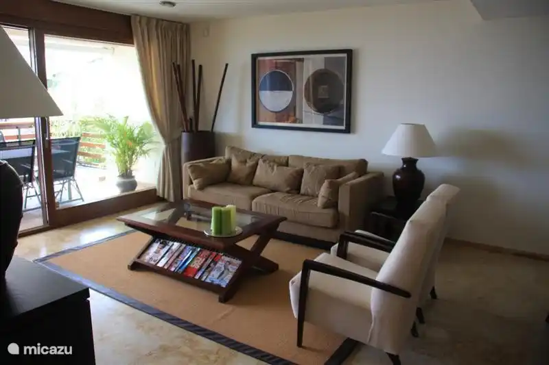 Sala de estar desde el pasillo