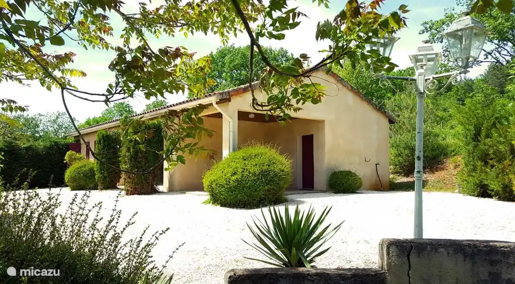 Villa Rosa Residence La Roseraie In Tourtoirac Dordogne Huren Micazu