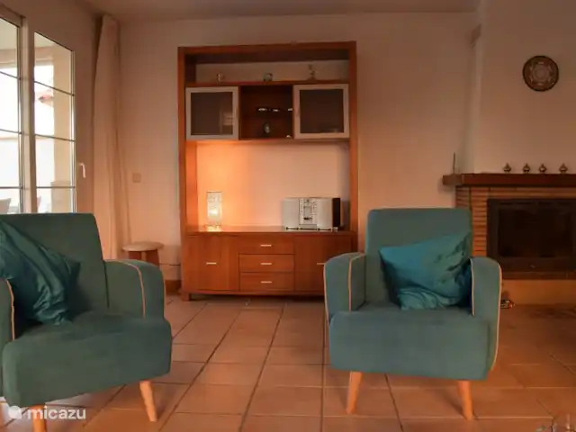 Maison de rêve sur golf**** | Espagne, Costa del Azahar, Sant Jordi - villa Le salon, face à la cheminée