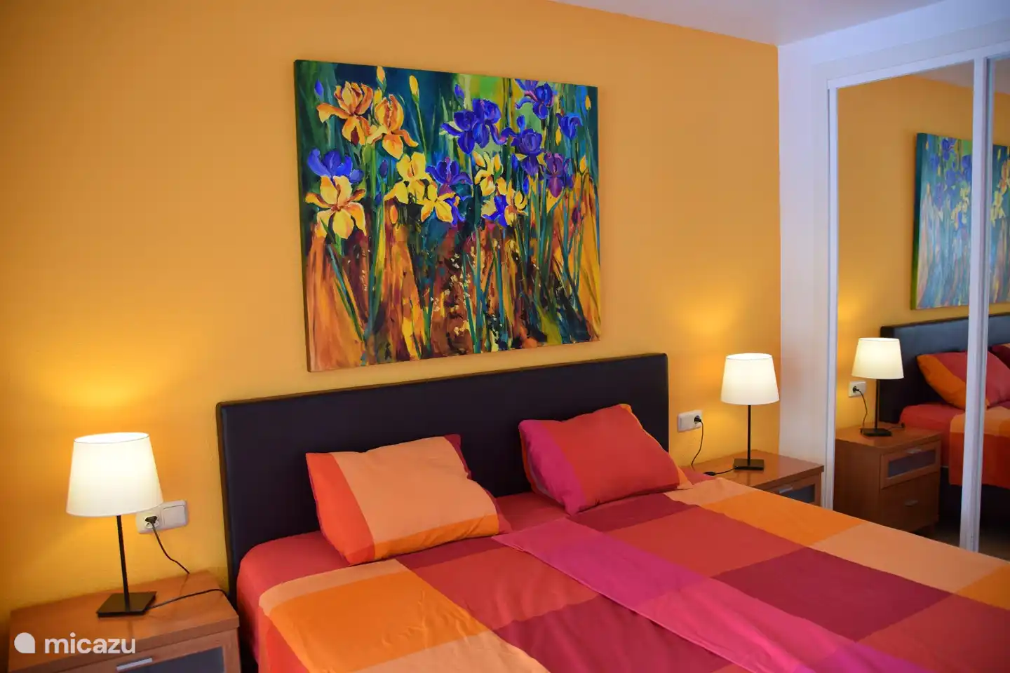 Amplio dormitorio en planta baja con somier de 180 x 200 cm