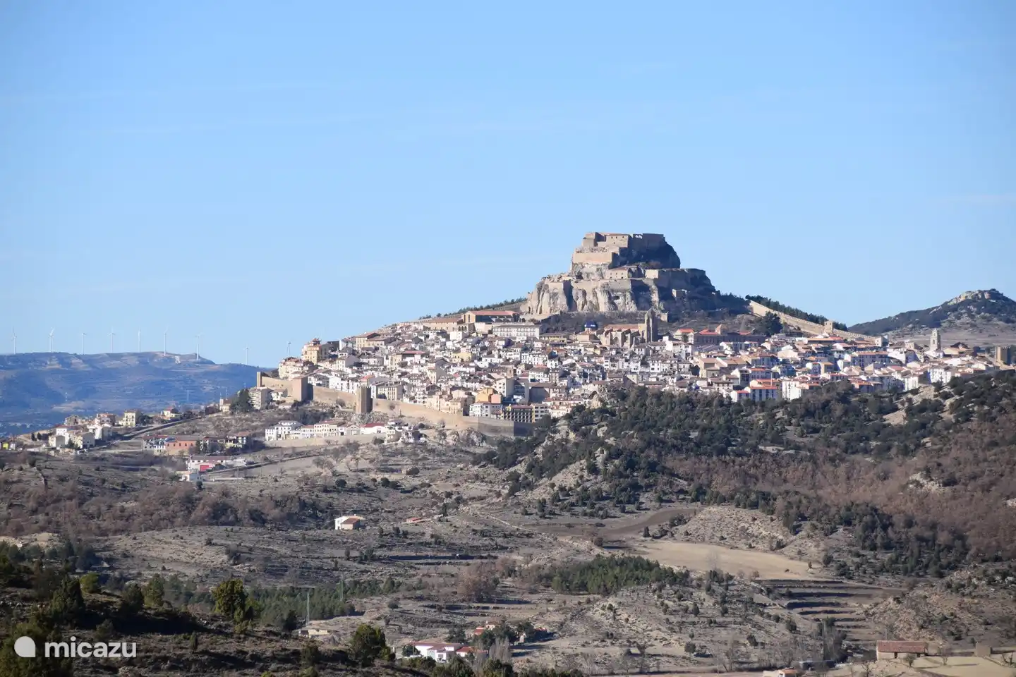 Ciudad medieval fortificada de Morella, a unos 65 km tierra adentro desde Droomhuis op Golfbaan