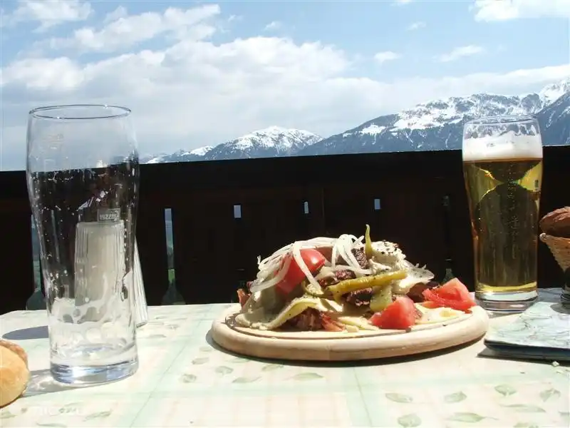 Blauer Himmel und fast ausschließlich auf der Piste.
