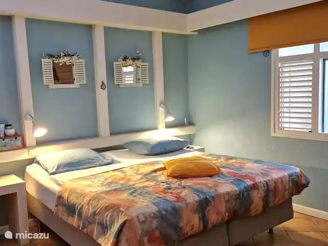 Location de Vacances Curaçao, Curaçao-Centre, Willemstad, maison de vacances - 'Casa Troepial' avec piscine privée chambre principale