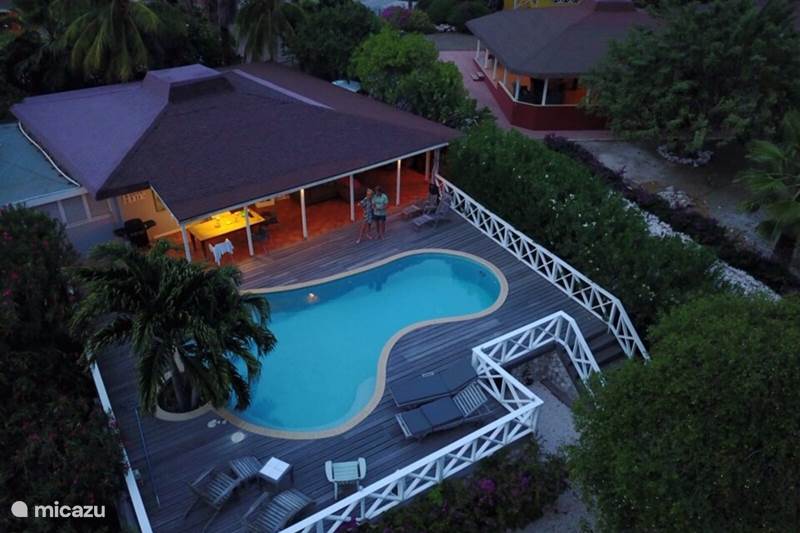 Vakantiehuis Curaçao, Curacao-Midden, Willemstad Vakantiehuis 'Casa Troepiaal' met privé zwembad