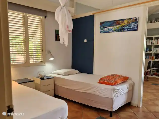 Location de Vacances Curaçao, Curaçao-Centre, Willemstad, maison de vacances - 'Casa Troepial' avec piscine privée chambre d'amis