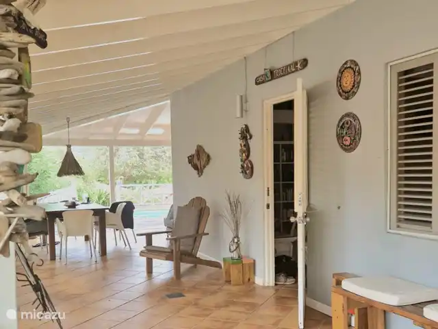 Location de Vacances Curaçao, Curaçao-Centre, Willemstad, maison de vacances - 'Casa Troepial' avec piscine privée Entrée