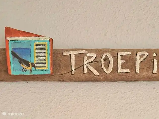 Location de Vacances Curaçao, Curaçao-Centre, Willemstad, maison de vacances - 'Casa Troepial' avec piscine privée La plaque signalétique de la maison