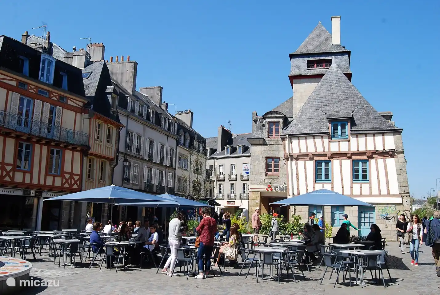 Quimper, une ville agréable avec de nombreux commerces et terrasses