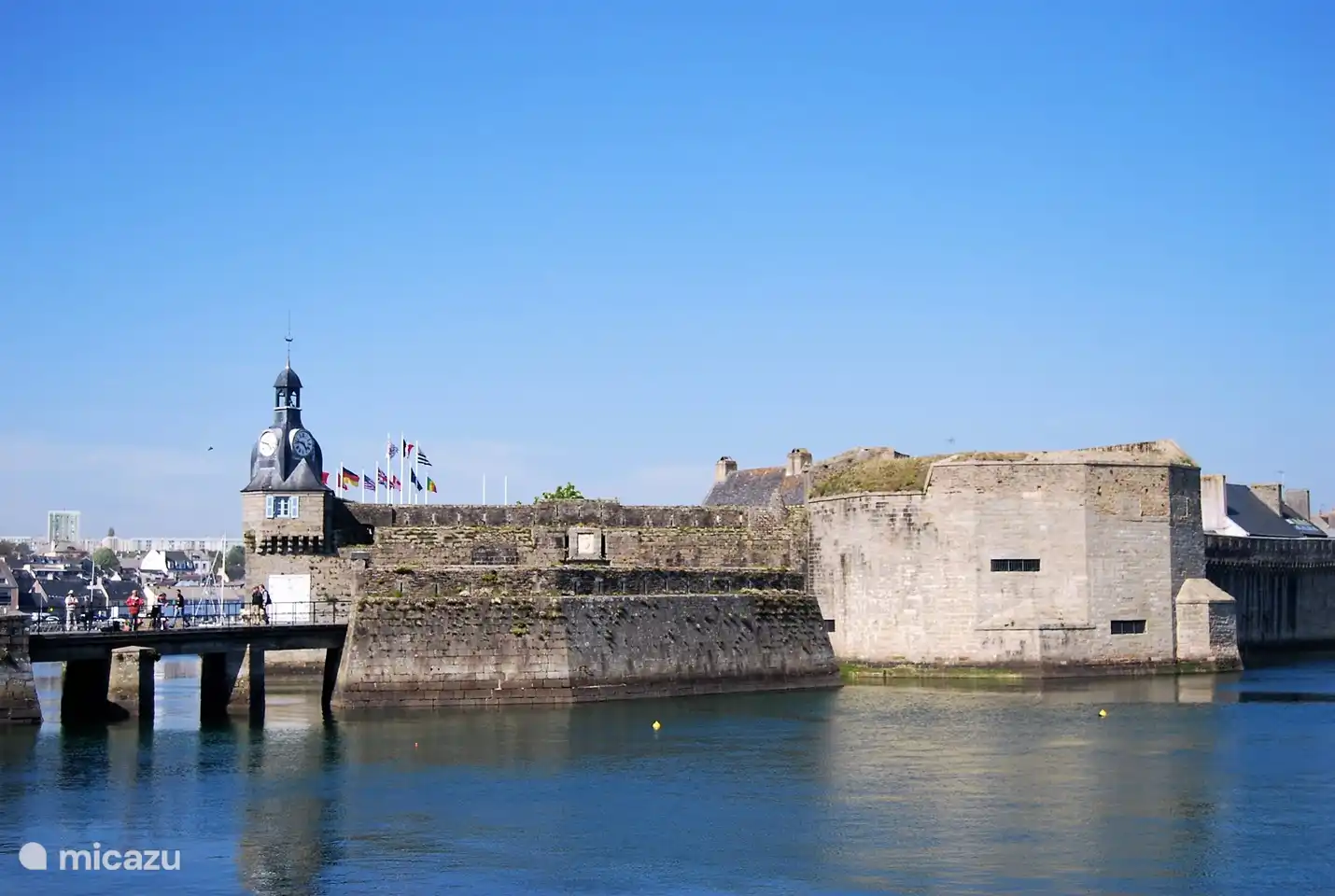 Concarneau, avec une belle vieille ville fortifiée. avec de nombreuses boutiques et crêperies