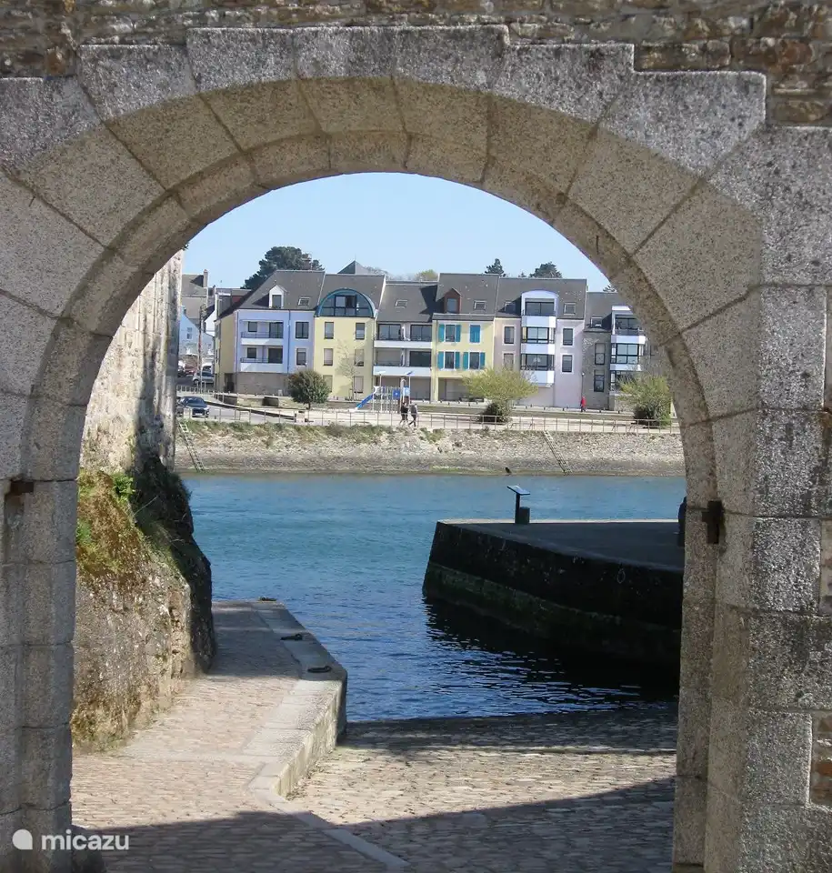 Une vue de la ville fortifiée