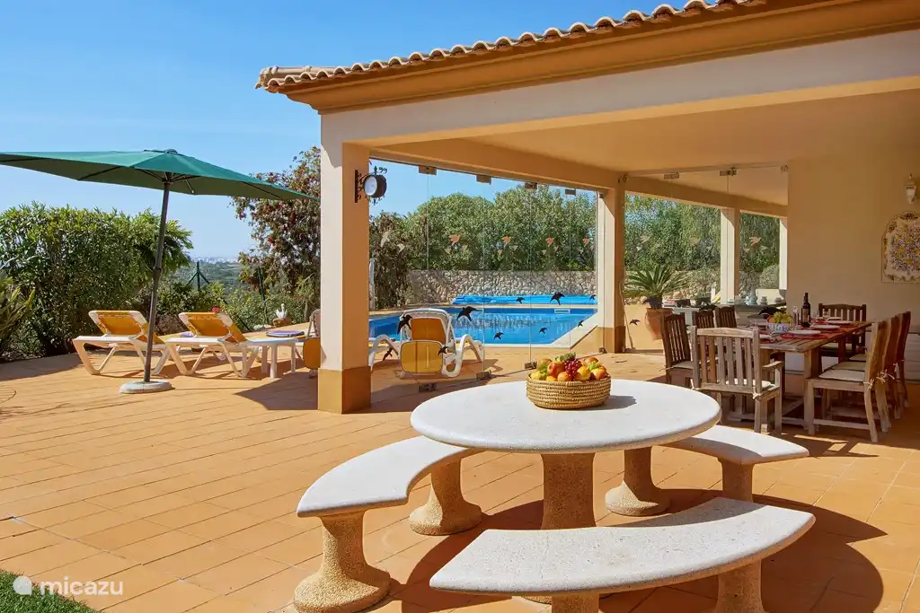 Overdekt terras op het zuiden